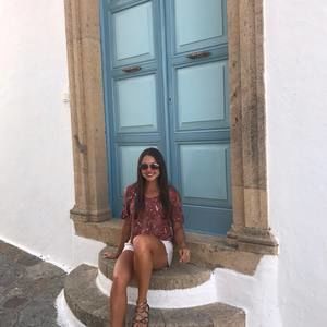 Meet your Posher, Nina